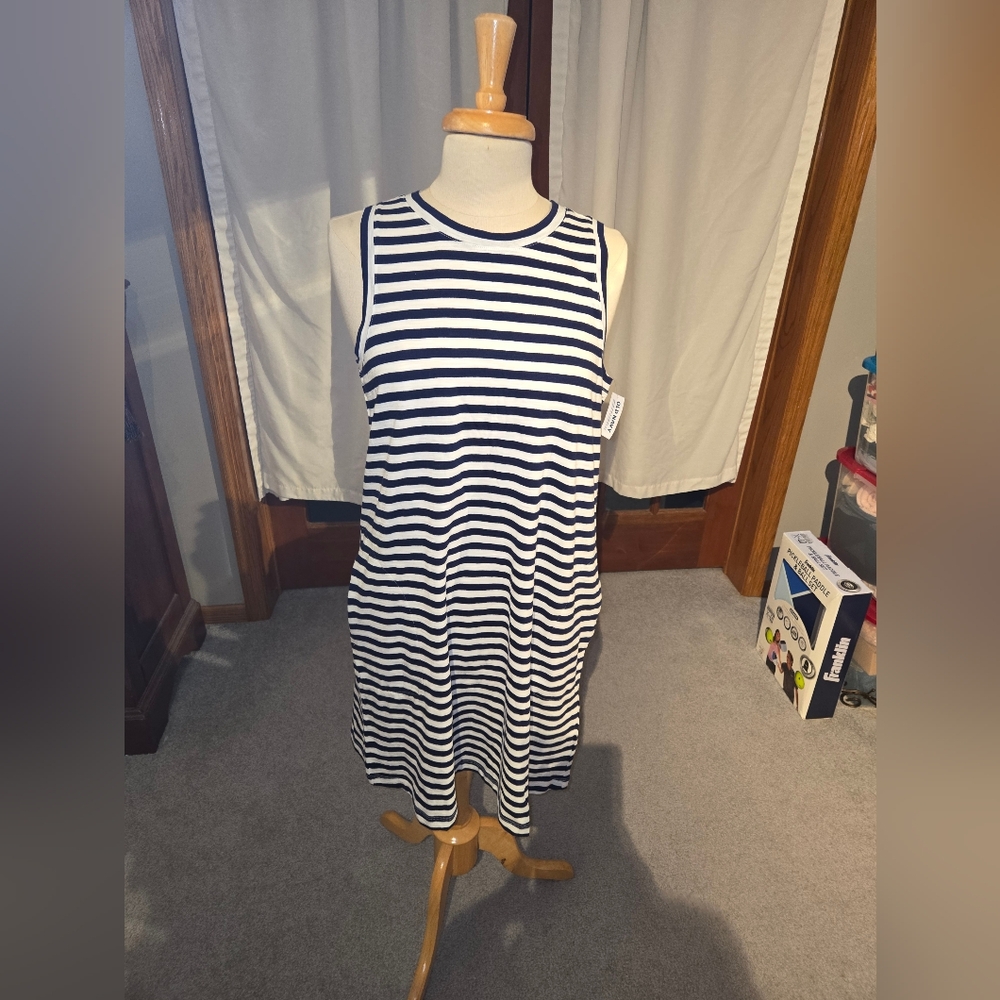 Navy and White Striped Sleeveless Dress With Pockets
